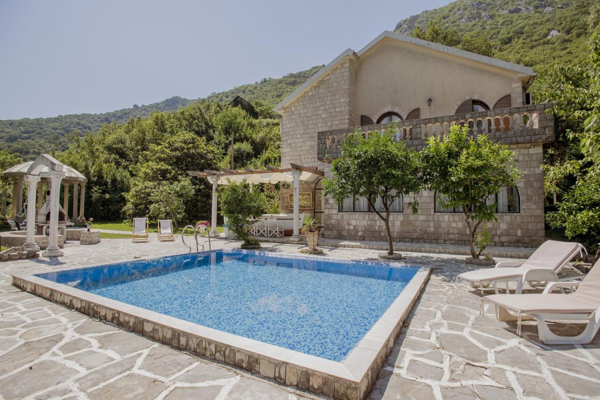 Villa D'Amore Montenegro Donji Morinj Exterior photo